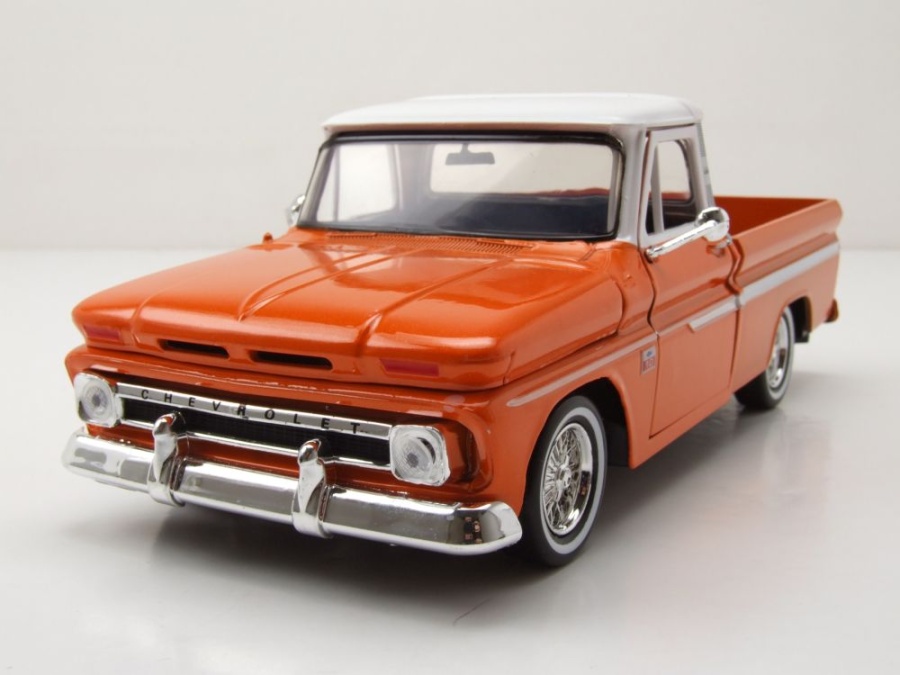 Chevrolet C-10 Fleetside Pick Up Get Low 1966 orange weiß Modellauto 1:24 Motormax