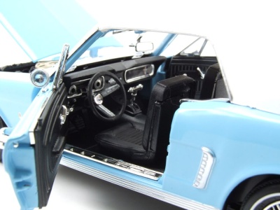 Ford Mustang Hardtop 1964 hellblau weiß James Bond 007 Thunderball Modellauto 1:18 Motormax