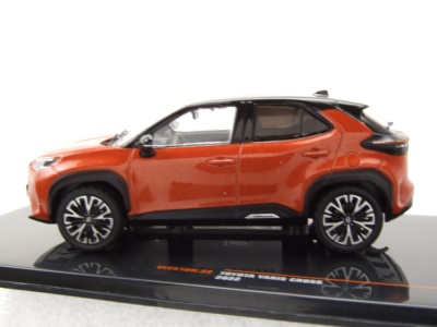 Modellauto Toyota Yaris Cross 2022 orange metallic 1:43 ixo models bei  Modellautocenter, 24,95 €