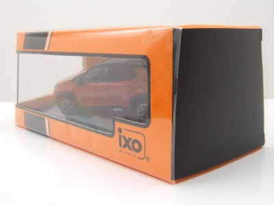 Toyota Yaris Cross 2022 orange metallic Modellauto 1:43 ixo models
