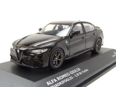 Alfa Romeo Giulia Quadrifoglio 2019 schwarz Modellauto 1:43 Solido