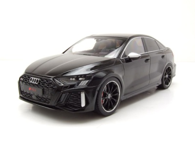 Audi RS3 Limousine 2022 schwarz Modellauto 1:18 MCG