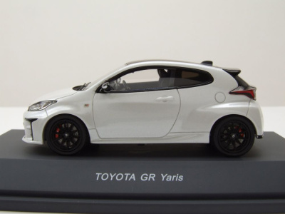 Toyota GR Yaris 2020 weiß Modellauto 1:43 Schuco