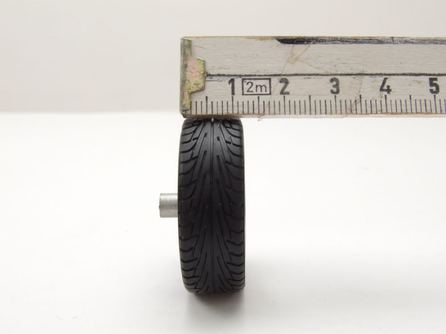 YIZITU Gummi Reifen 1/64 Spielzeugwagen Ersatzreifen Und
