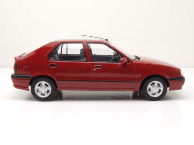 Renault 19 1994 rot metallic Modellauto 1:18 Triple9