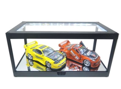 Klarsichtbox Vitrine mit LED-Deckenbeleuchtung und Spiegelboden schwarz für 1:18 Modellautos Triple9