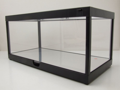 Klarsichtbox Vitrine mit LED-Deckenbeleuchtung und Spiegelboden schwarz für Modellautos Triple9