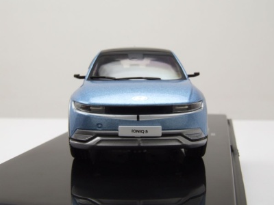 Hyundai Ioniq 5 2022 blau metallic Modellauto 1:43 ixo models