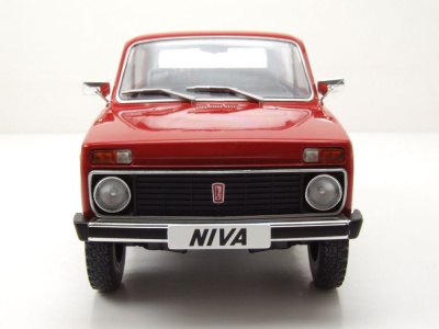 Lada Niva 1976 rot Modellauto 1:18 MCG