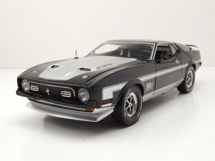 105-006 サンスター 1/18 フォード マスタング 1971 Mach1 105-006 サンスター 1/18 フォード マスタング 1971 Mach1