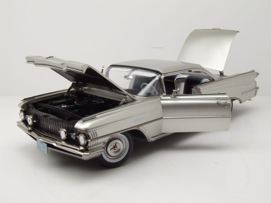 105-007 サンスター 1/18 Oldsmobile 98 HardTop