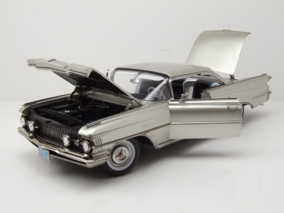 Oldsmobile 98 Ninety Eight Hardtop 1959 silber Modellauto 1:18 Sun Star