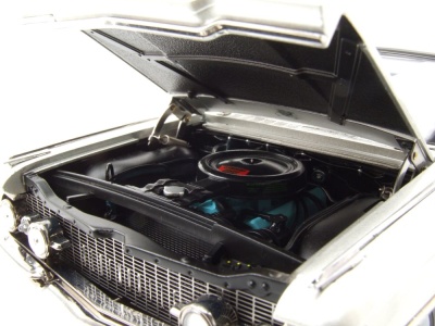 Oldsmobile 98 Ninety Eight Hardtop 1959 silber Modellauto 1:18 Sun Star