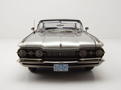 Oldsmobile 98 Ninety Eight Hardtop 1959 silber Modellauto 1:18 Sun Star