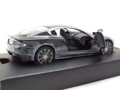 Aston Martin DBS RHD silber mit Einsatzspuren James Bond Quantum of Solace Modellauto 1:36 Corgi