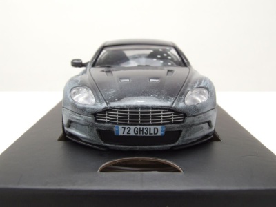 Aston Martin DBS RHD silber mit Einsatzspuren James Bond Quantum of Solace Modellauto 1:36 Corgi