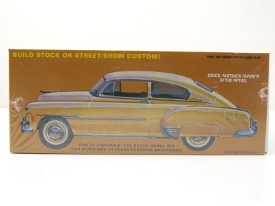 Chevrolet Fleetline 1951 Kunststoffbausatz Modellauto 1:25 AMT
