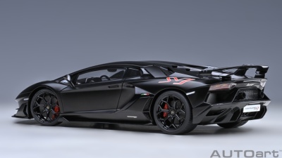 Lamborghini Aventador SVJ 2019 matt schwarz Modellauto 1:18 Autoart