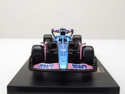 Renault Alpine A523 #10 Formel 1 Racing 2023 Gasly mit Helm Modellauto 1:43 Bburago