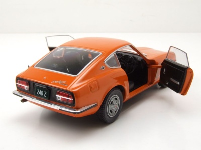 Datsun 240 Z RHD 1969 orange Modellauto 1:24 Whitebox