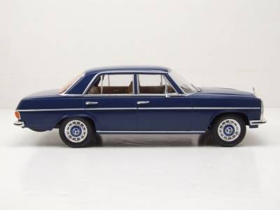 Mercedes 220 D /8 Strichachter W115 1968 dunkelblau Modellauto 1:18 MCG