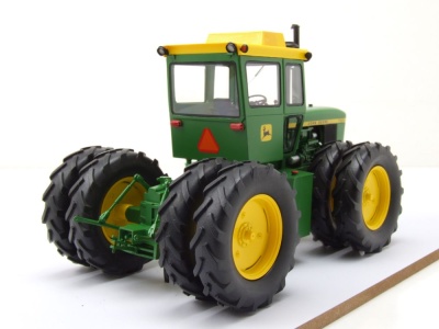 John Deere 7520 Traktor grün Modellauto 1:32 Schuco