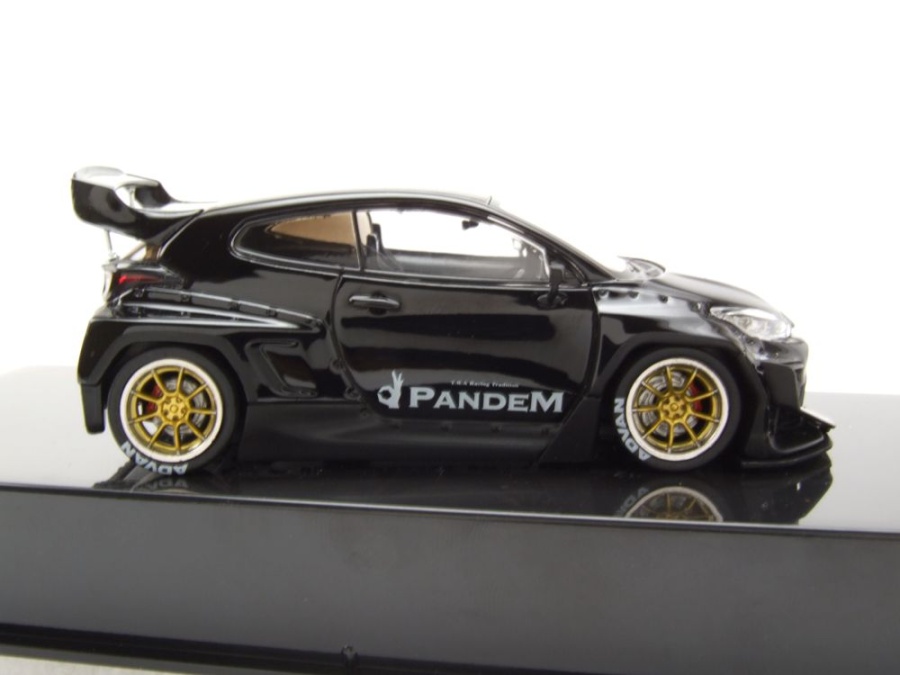 Modèle réduit Toyota Yaris / Pandem, Blanc, Cusco 1/43 | Ixo