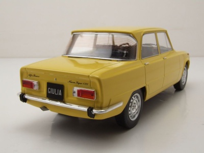 Alfa Romeo Giulia Nuova Super 1974 hellgelb Modellauto...