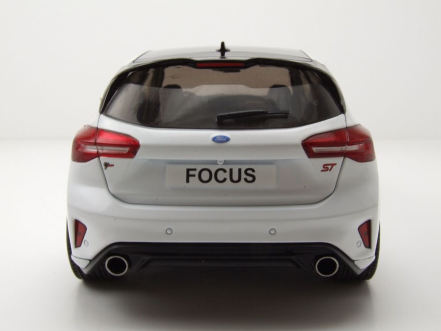Miniature Ford Focus ST 2022 - échelle 1/18 - MCG Model Car Group - Métal Vert