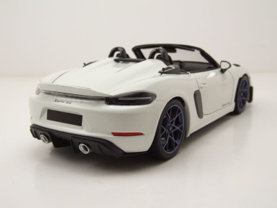 Porsche Spyder RS Weissach Package 2024 weiß...