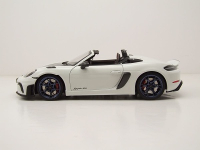 Porsche Spyder RS Weissach Package 2024 weiß Modellauto 1:18 Minichamps