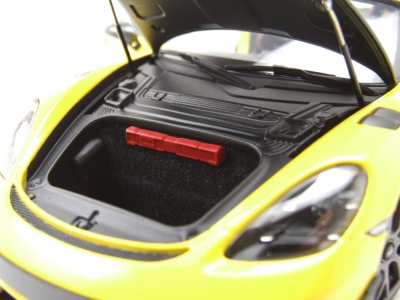 Porsche Spyder RS Weissach Package 2024 gelb Modellauto 1:18 Minichamps