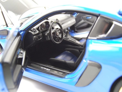 Porsche Cayman GT4 RS Weissach Package 2024 blau Modellauto 1:18 Minichamps
