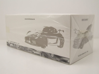 Porsche Cayman GT4 RS Weissach Package 2024 silber Modellauto 1:18 Minichamps