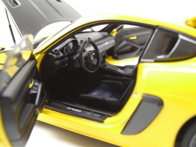 Porsche Cayman GT4 RS Weissach Package 2024 gelb Modellauto 1:18 Minichamps