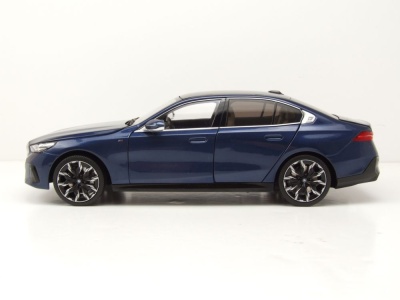 BMW i5 2023 blau metallic Modellauto 1:18 Minichamps