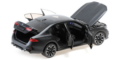 BMW i5 2023 matt grau Modellauto 1:18 Minichamps
