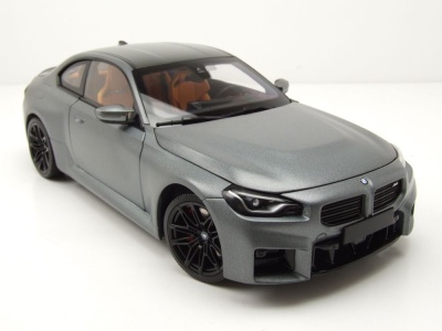 BMW M2 2022 matt grau Modellauto 1:18 Minichamps