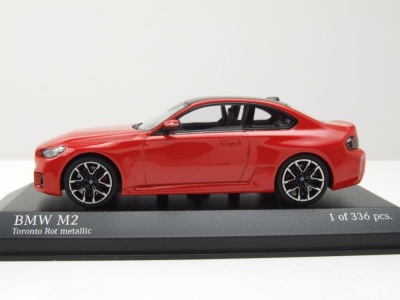 BMW M2 2023 rot metallic Modellauto 1:43 Minichamps
