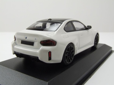 BMW M2 2023 weiß Modellauto 1:43 Minichamps