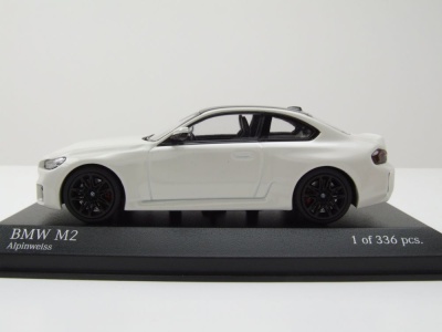 BMW M2 2023 weiß Modellauto 1:43 Minichamps