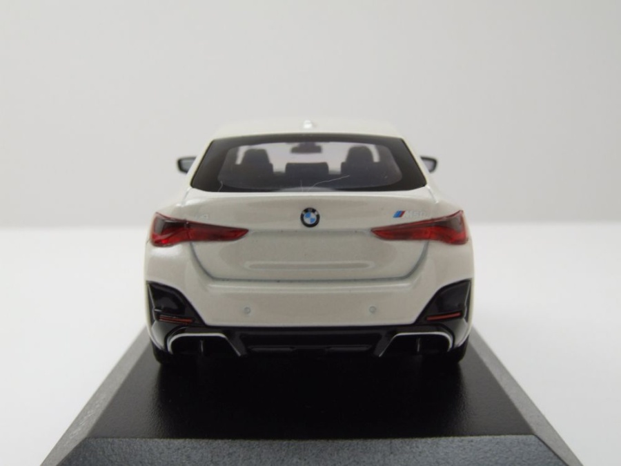Modellauto BMW I4 M50 2023 weiß metallic 1:43 Minichamps bei