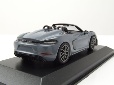 Porsche 718 Spyder RS Weissach Package 2023 grau...