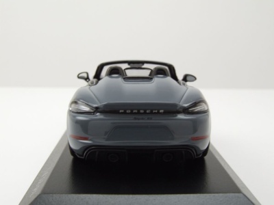 Porsche 718 Spyder RS Weissach Package 2023 grau Modellauto 1:43 Minichamps