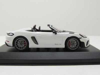 Porsche Spyder RS Weissach Package 2023 weiß Modellauto 1:43 Minichamps