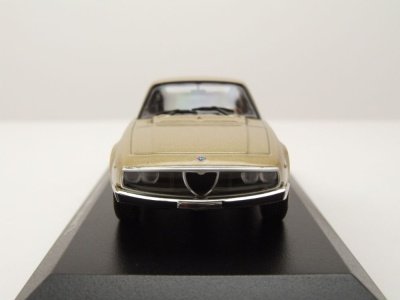 Alfa Romeo 1600 Junior Z 1972 gold Modellauto 1:43 Maxichamps