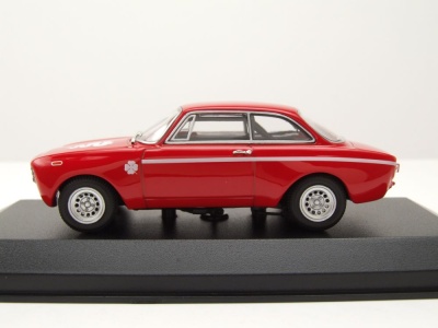 Alfa Romeo GTA 1300 Junior 1968 rot Modellauto 1:43 Maxichamps