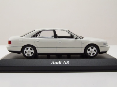 Audi A8 1999 weiß Modellauto 1:43 Maxichamps