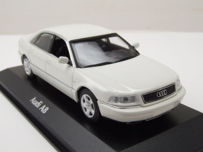 Audi A8 1999 weiß Modellauto 1:43 Maxichamps