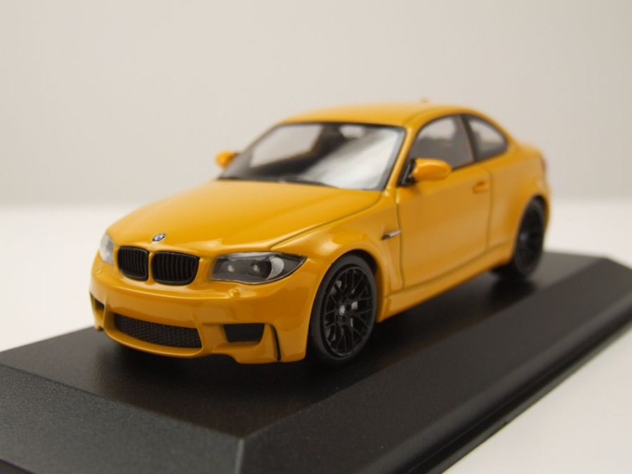 BMW 1er M Coupe 2011 gelb Modellauto 1:43 Maxichamps
